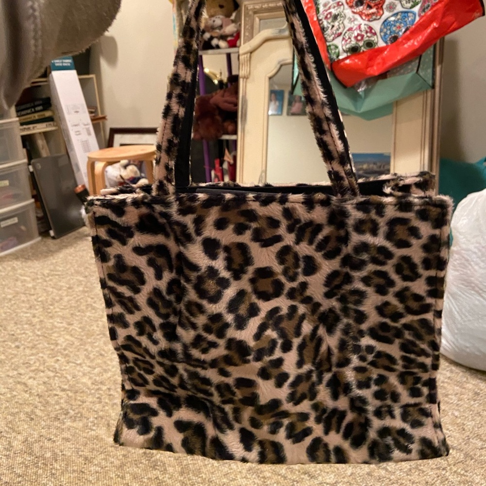 Brand new leopard handbag.